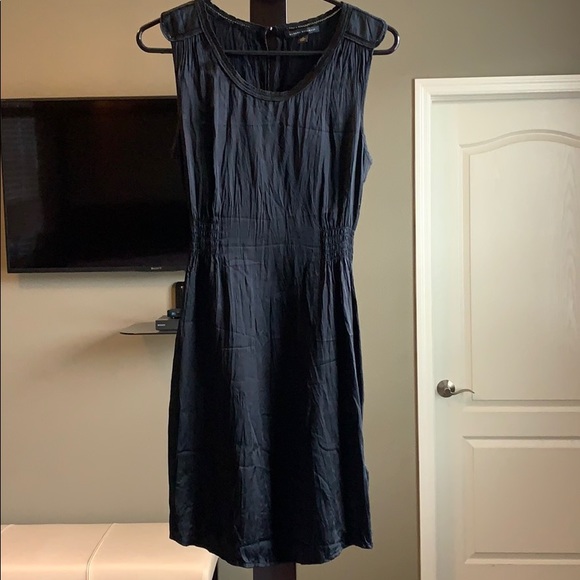 Banana Republic Dresses & Skirts - Banana republic crinkle silk dress